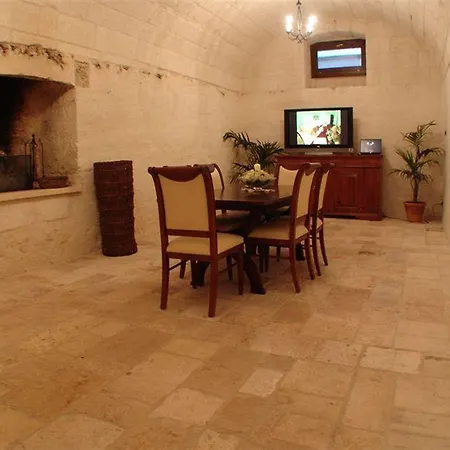 Masseria Fortificata Donnaloia فندق مونوبولي