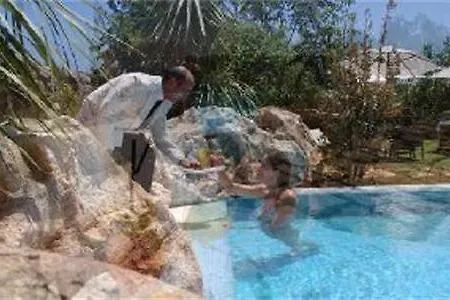 Masseria Fortificata Donnaloia فندق