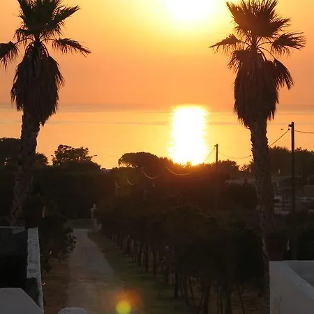 Masseria Fortificata Donnaloia 5* مونوبولي
