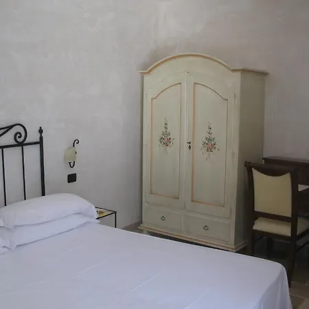 Masseria Fortificata Donnaloia 5* مونوبولي