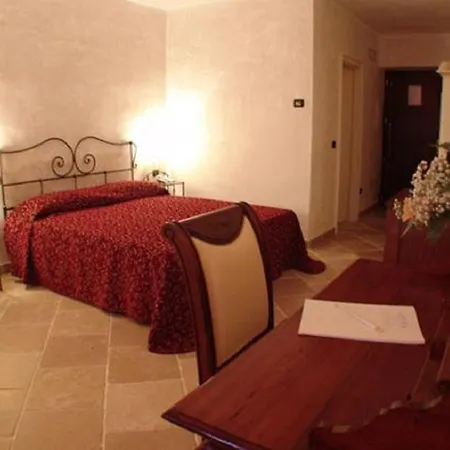 فندق Masseria Fortificata Donnaloia 5*