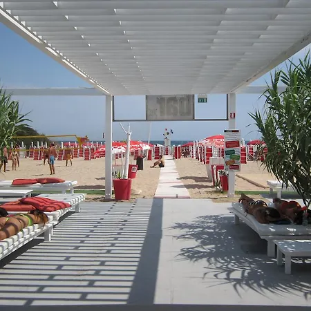 Masseria Fortificata Donnaloia 5* مونوبولي