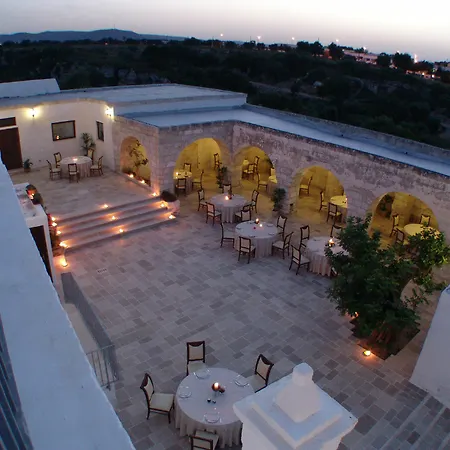 فندق Masseria Fortificata Donnaloia 5*