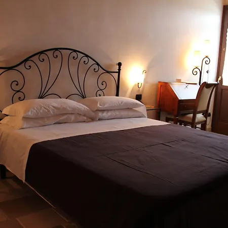 Masseria Fortificata Donnaloia Hotel