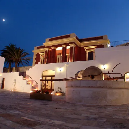 Masseria Fortificata Donnaloia Hotel 5*